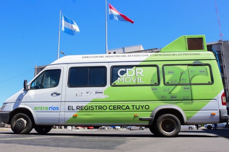 El Registro Civil Móvil llega a Villa Adela con trámites de DNI y más