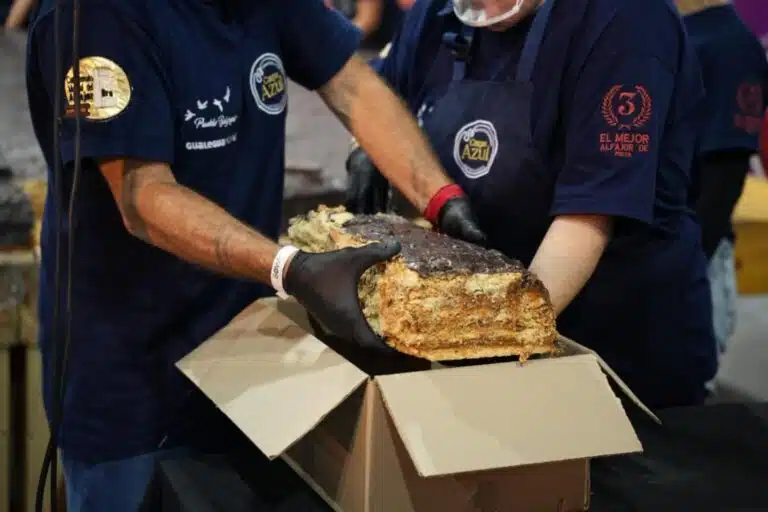 En Gualeguaychú hicieron historia: alfajor gigante, gin tonic récord y una picada interminable 😲🍫🍸