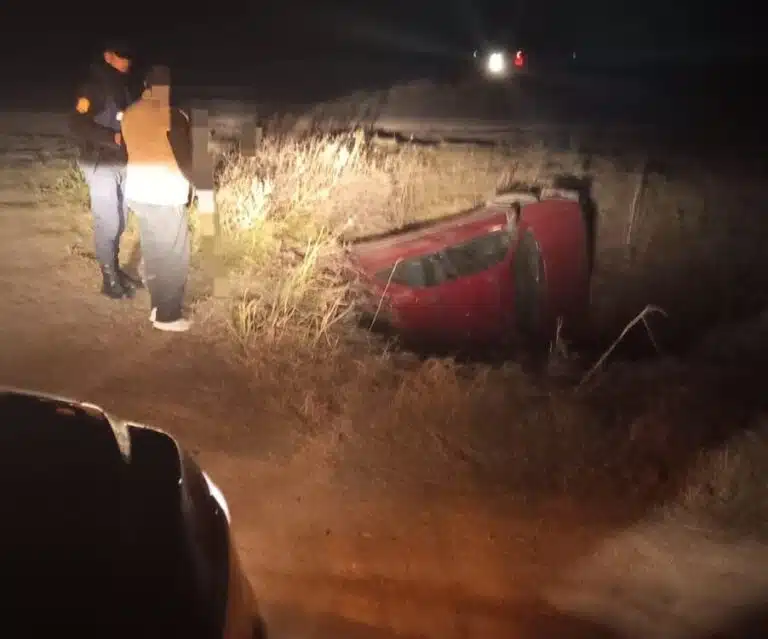 🚗 Impactante vuelco en la Autovía 18: un conductor quedó atrapado dentro de su auto